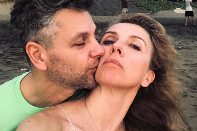 
                            «Секс в 51 очень важен!»: Светлана Бондарчук о медовом месяце с молодым мужем
                        