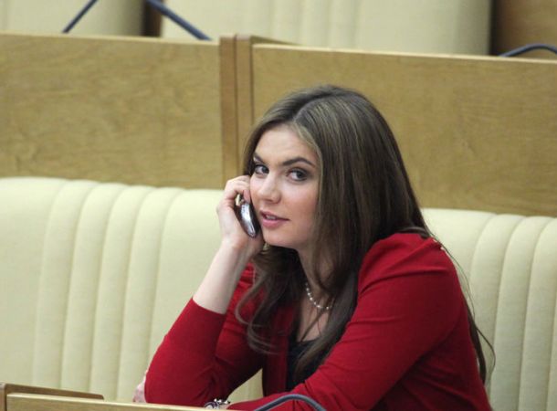 Россияне отреагировали на "вторые роды" Алины Кабаевой без восторга