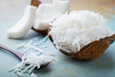 Сушеный кокос: полезные свойства и область применения