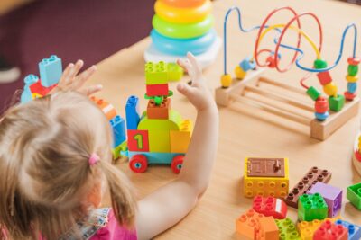 Роль обучающих игрушек для развития ребенка