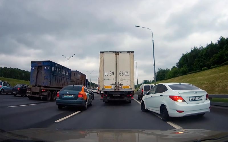 
            &laquo;5000 рублей&nbsp;&mdash; это ощутимо&raquo;. Для обочечников предложили радикальные меры
        