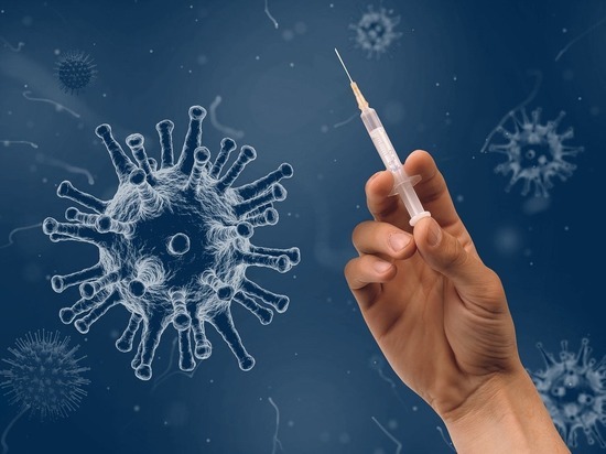Мужчина за день сделал 10 прививок от коронавируса: названы последствия