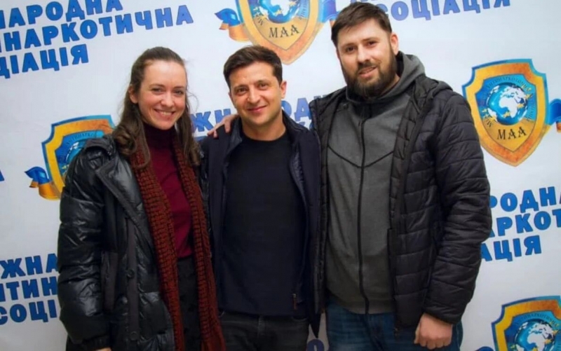 СМИ: жена Гогилашвили не числится в Офисе президента и получает зарплату в "Квартале 95"