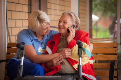 Как обеспечить комфорт и безопасность пожилым людям с ограниченными возможностями в доме престарелых