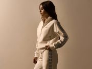 Женский костюм из толстовки и брюк: комфорт, стиль и практичность