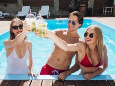 Корпоратив у бассейна на природе — преимущества и варианты